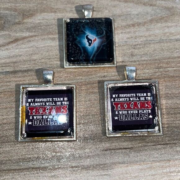 Texas Dallas Cowboys Pendant lot of 3 pendants glass front metal back - Picture 1 of 7